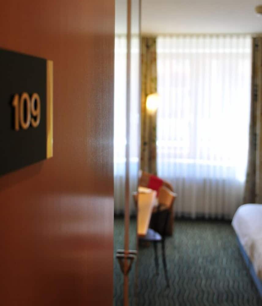 Фото Harzer Kultur- & Kongresshotel Wernigerode