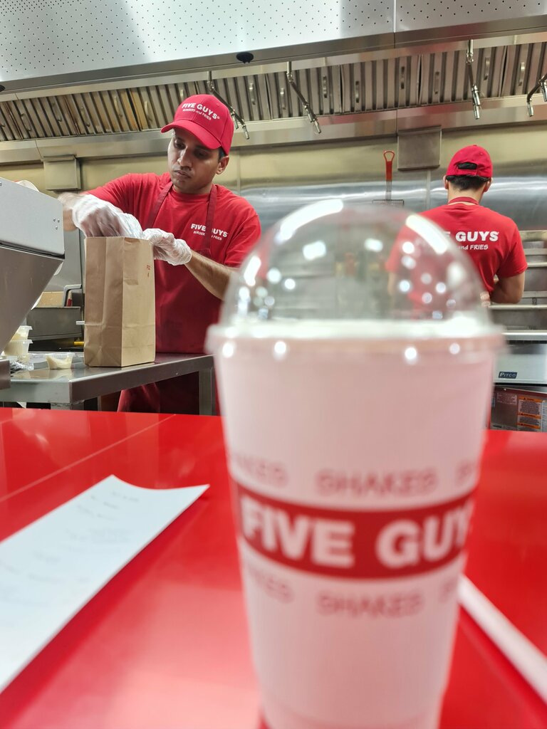 Fast food Five Guys, Dubai, photo