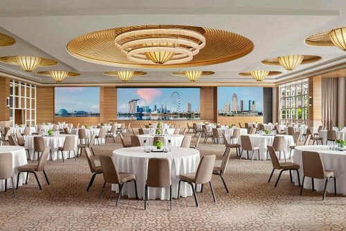 Гостиница The Ritz-Carlton, Millenia Singapore в Сингапуре