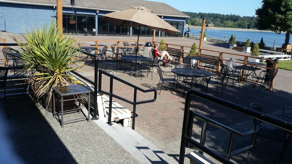 Фото Best Western Plus Silverdale Beach Hotel