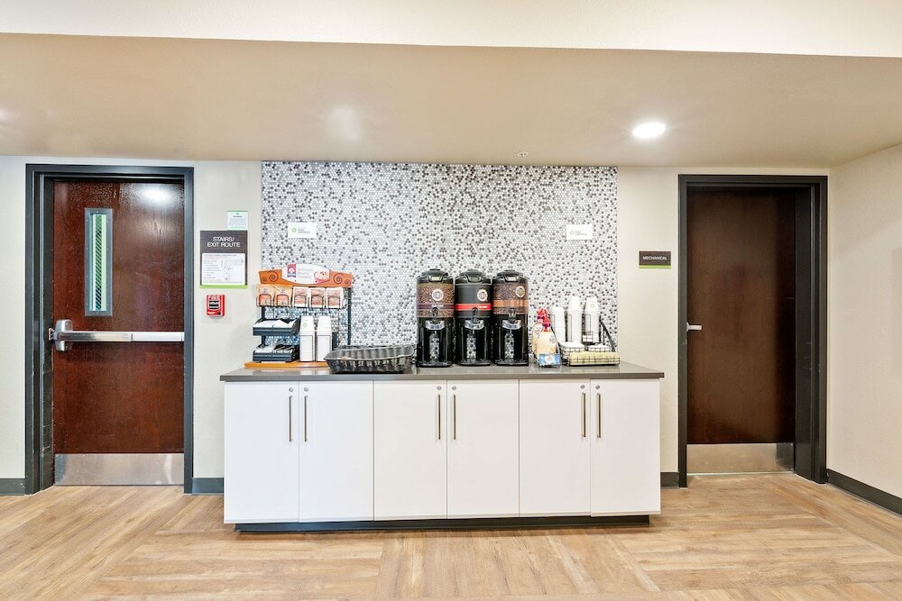 Фото Extended Stay America Premier Suites - Union City - Dyer St