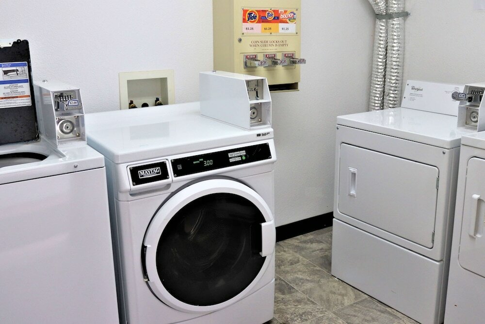 Фото Super 8 by Wyndham Hinton