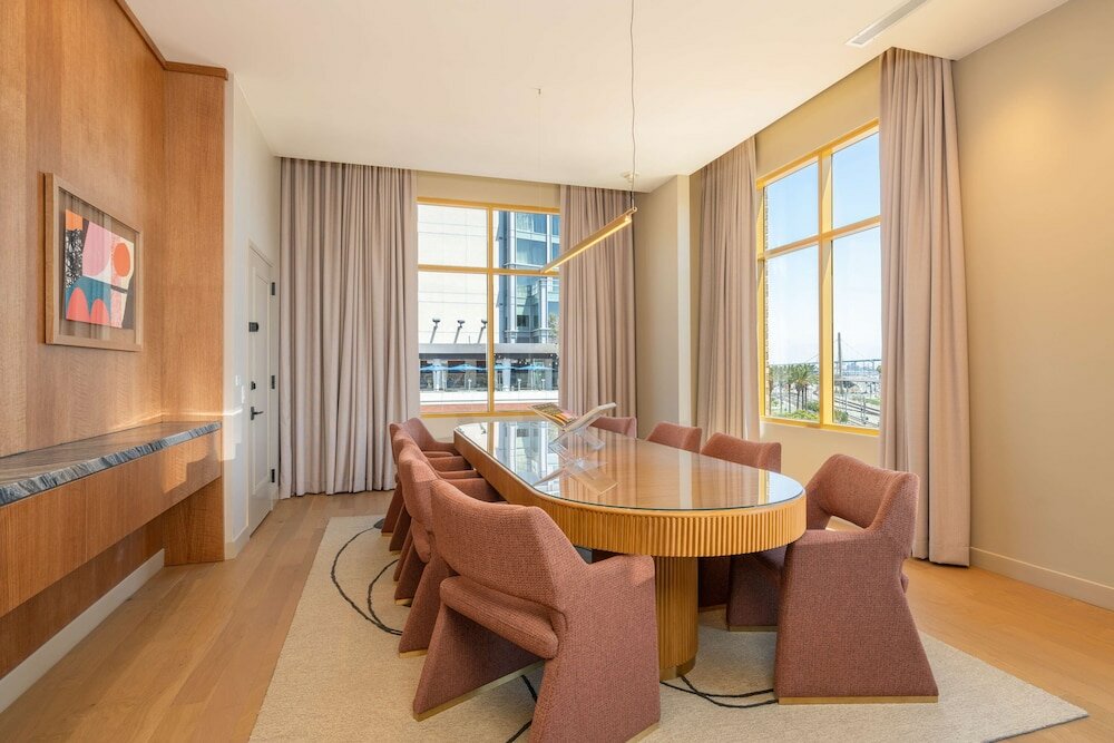 Фото Hilton San Diego Gaslamp Quarter