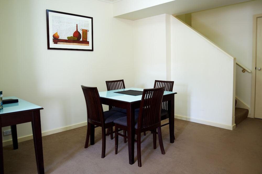 Фото Comfort Apartments Royal Gardens