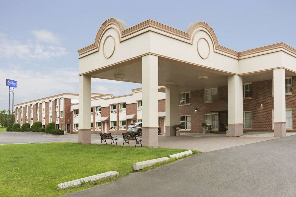 Фото Travelodge by Wyndham Edmundston