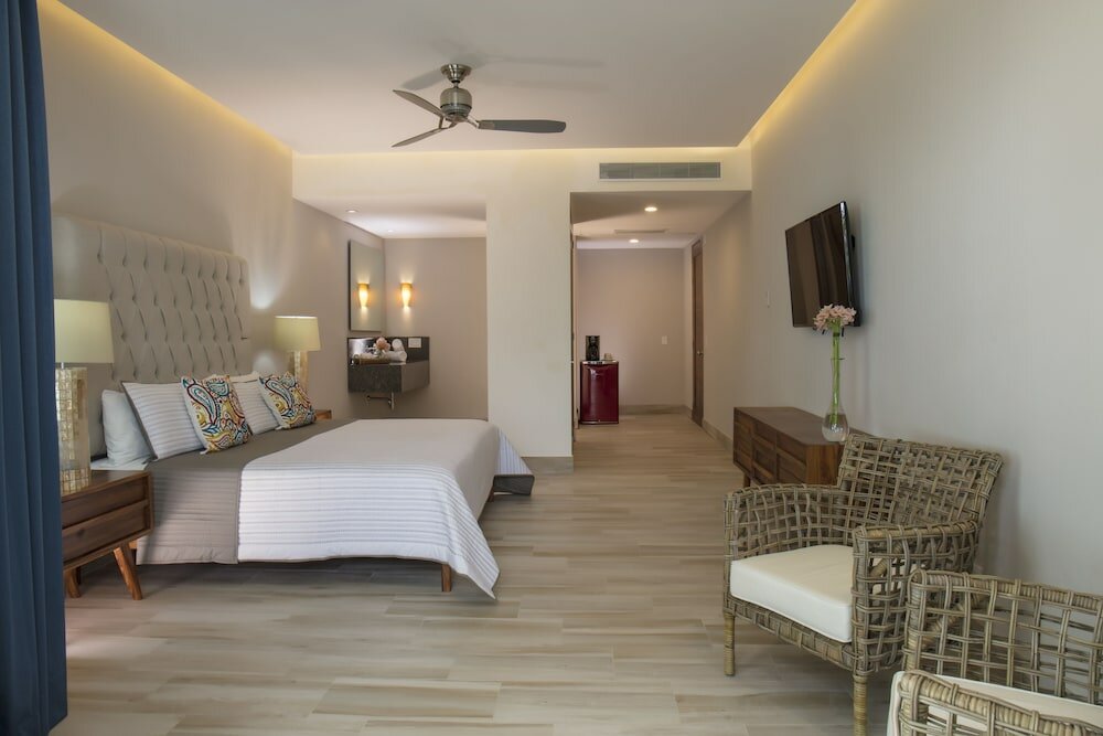 Фото Vista Vallarta All Suites on the Beach