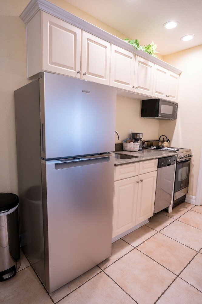 Фото The Capri at Siesta