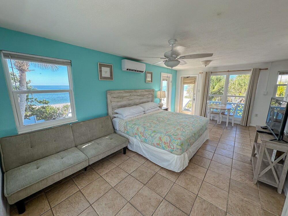 Фото Pearl Beach Inn