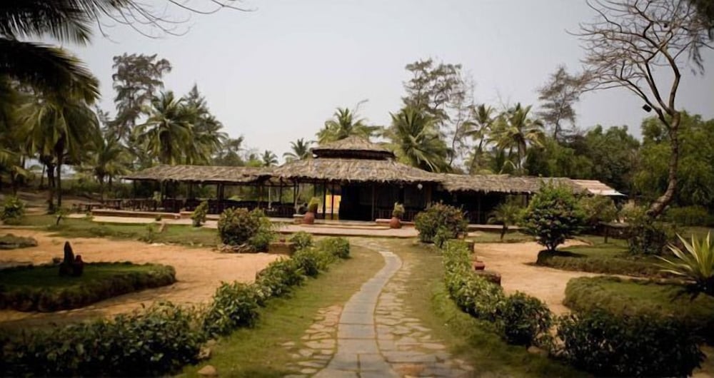 Фото Varca Palms Beach Resort