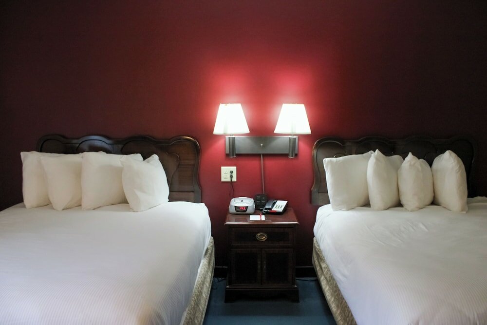 Фото Fireside Inn & Suites Gilford