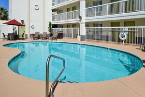 Гостиница SureStay Plus Hotel by Best Western Tempe University