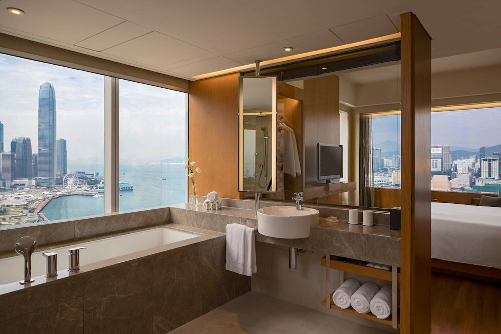 Фото Renaissance Hong Kong Harbour View Hotel