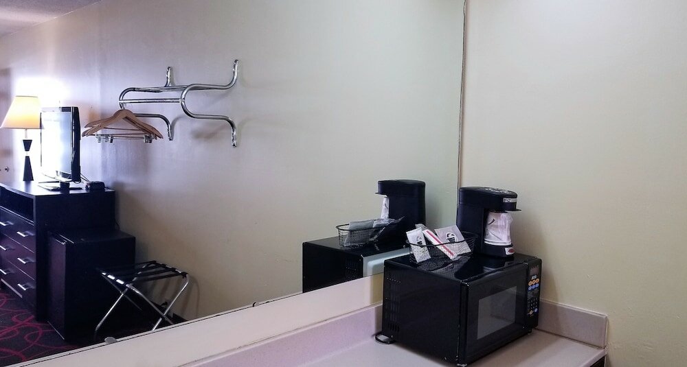 Фото Travelodge by Wyndham Richmond In