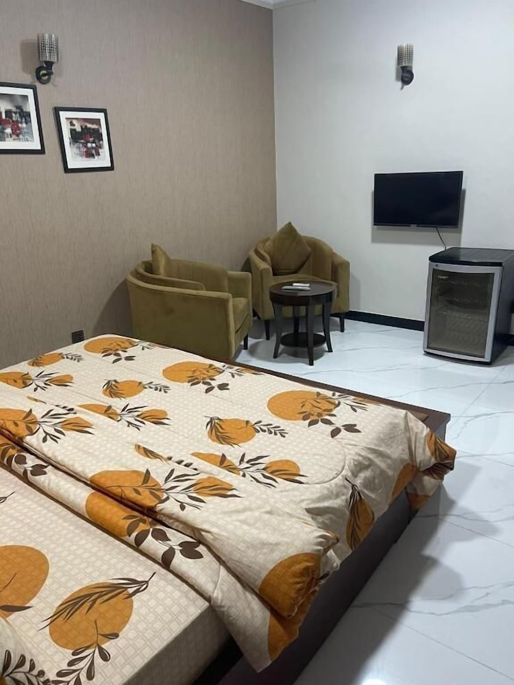 Фото Vorano Hotel Karachi