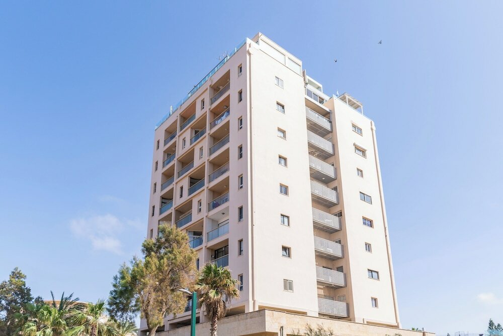 Фото 3br SeaView Apt by the Beach by SeaNRent