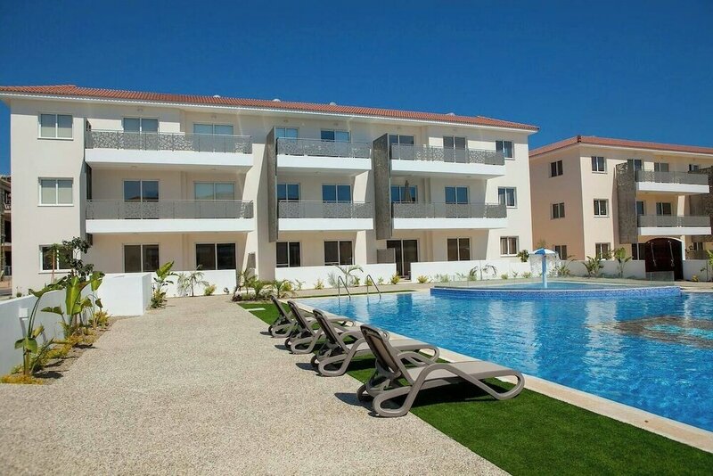 Гостиница Beautiful 2-bed Apartment Close to the Beach!