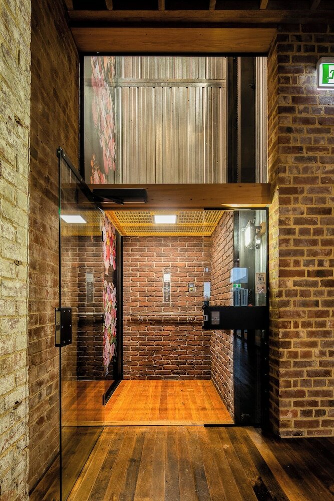 Фото The Thomas Gregg Apartments