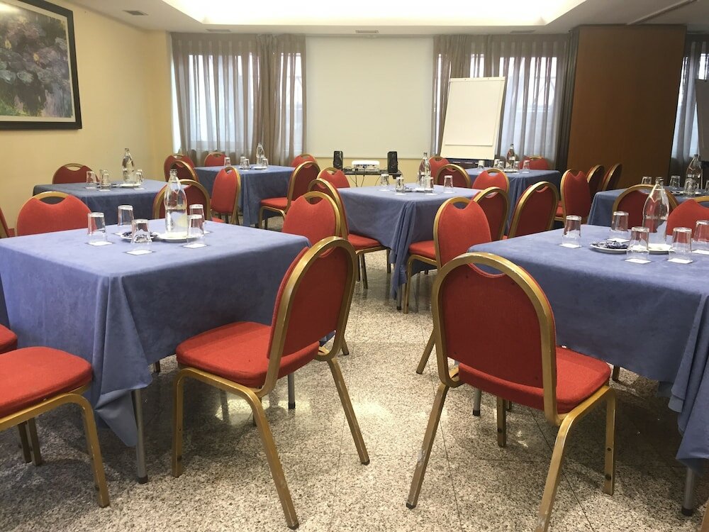 Фото Hotel Parquesur