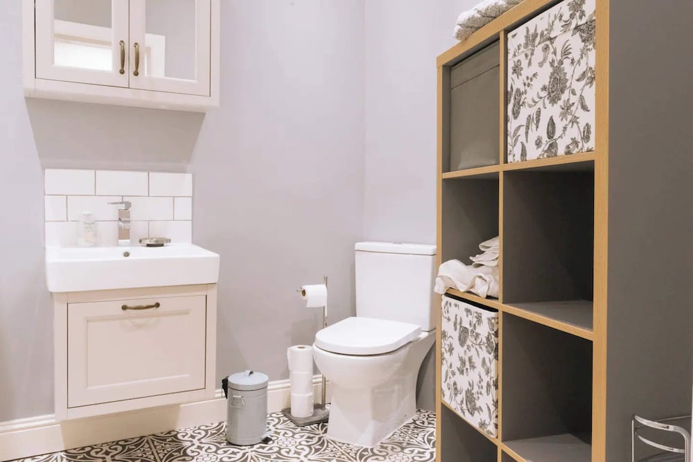 Фото Spacious & Welcoming 2bd Flat - Edinburgh