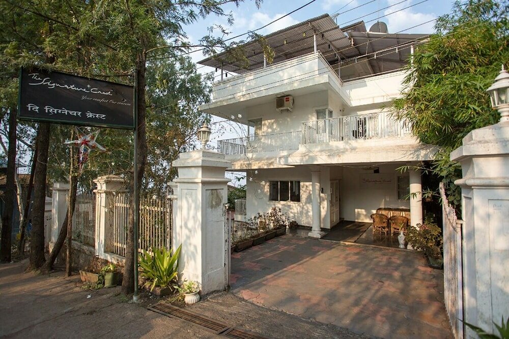 Фото The Signature Crest