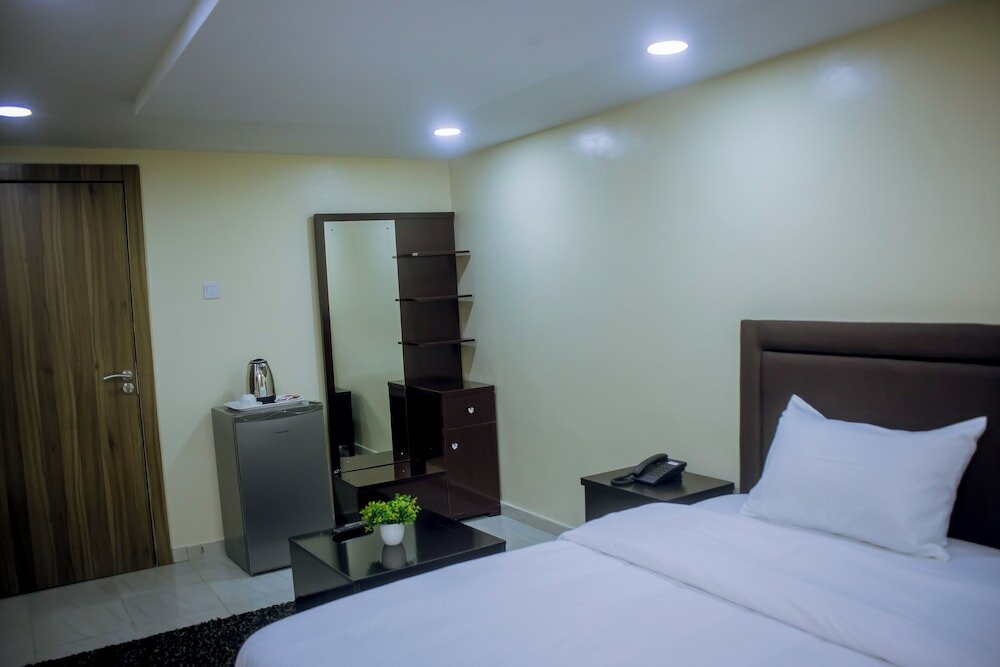 Фото House 2 Guest House