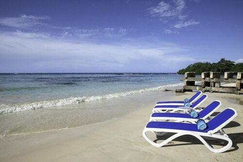 Гостиница Fabulous 5 Bedroom Beachfront Villa