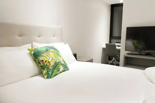 Апартаменты Modern + Spacious 2bd/2bath - Stunning City Views! в Мельбурне