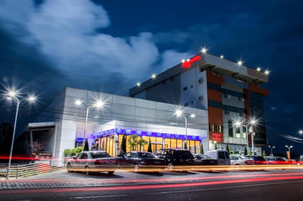 Фото отеля 1