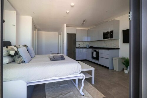 Гостиница E1 Penthouse Studio-hosted by Sweetstay в Гибралтаре