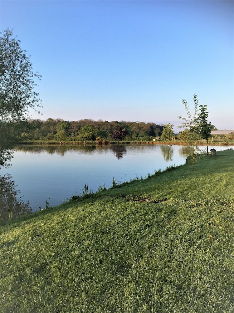 Фото Oxton Hill Hideaway