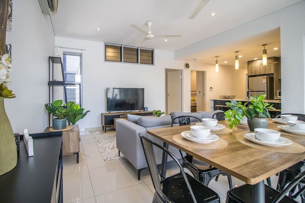 Фото Zen Central Cbd - 3 Bedroom Apartment