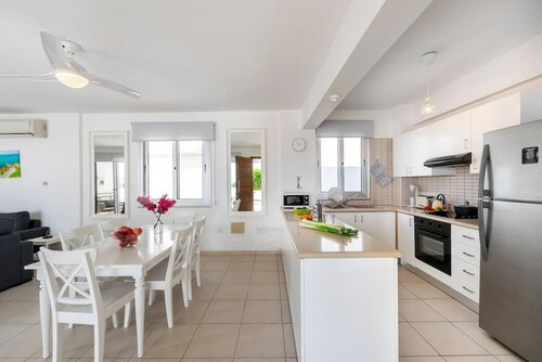 Гостиница Protaras Sapphire Seaside Villa в Протарасе