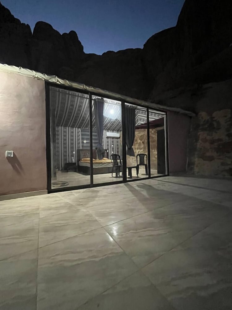 Фото Wild Oryx Camp Bubbles