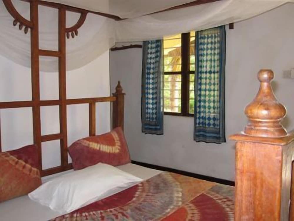 Фото Pakachi Beach Resort & Hotel