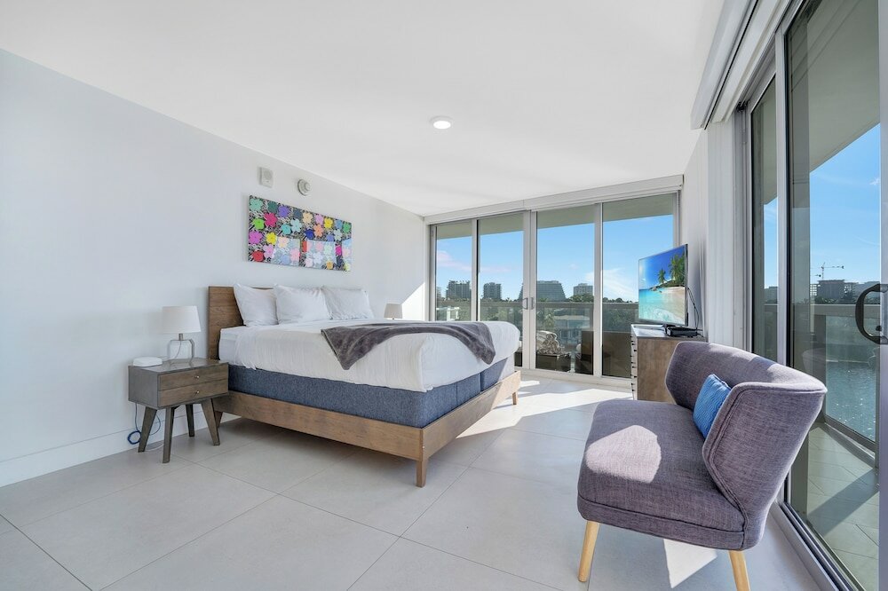 Фото Stunning 2br 2ba Bay Harbour with Pool