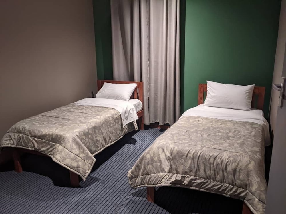 Фото отеля 2