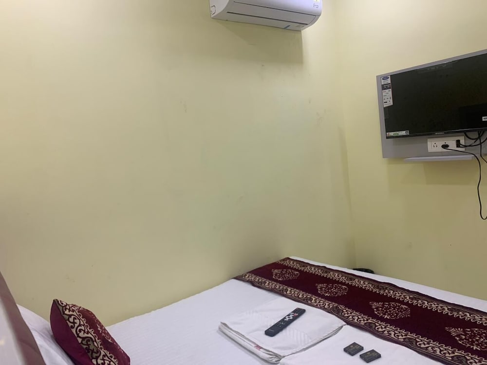 Фото Hotel Sai Guest House