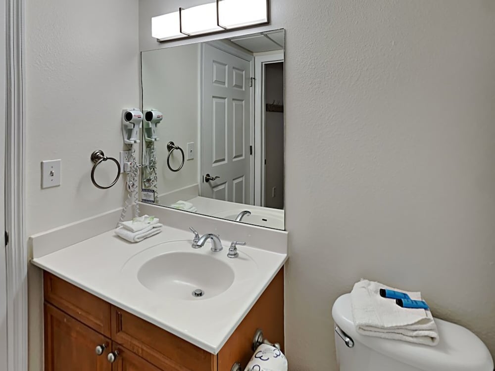 Фото Emerald Beach Resort by Southern Vacation Rentals