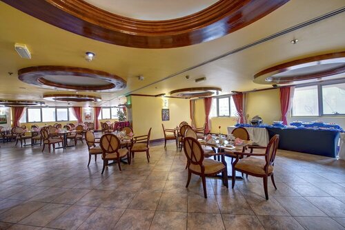 Апартаменты Royal Tulip Sharjah Hotel Apartments в Шардже
