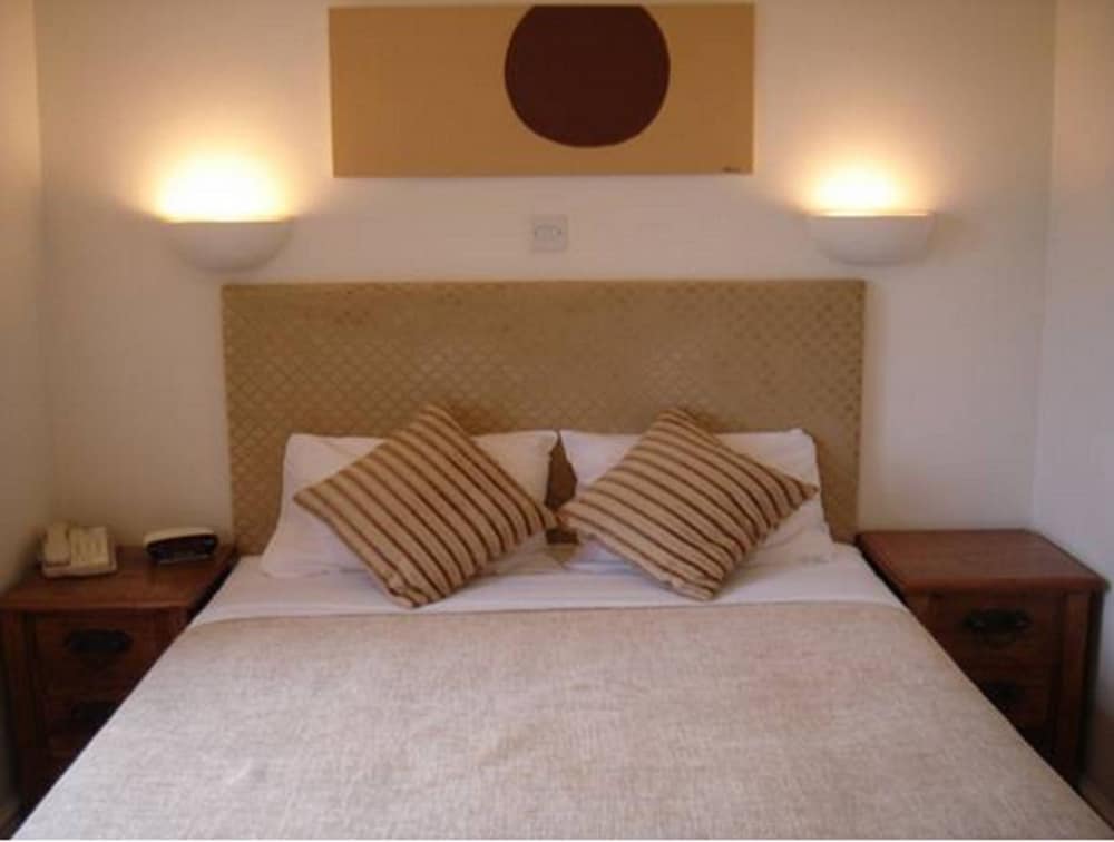 Фото The Peacock Country Inn