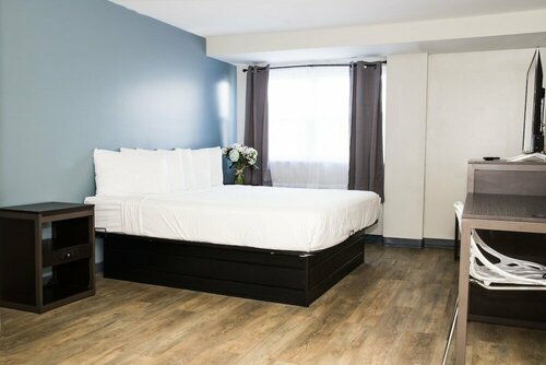 Гостиница Crystal Inn Eatontown в Итонтауне