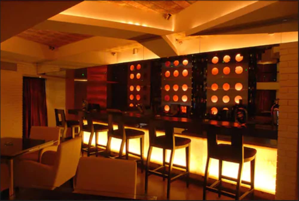 Фото Peninsula Grand Hotel