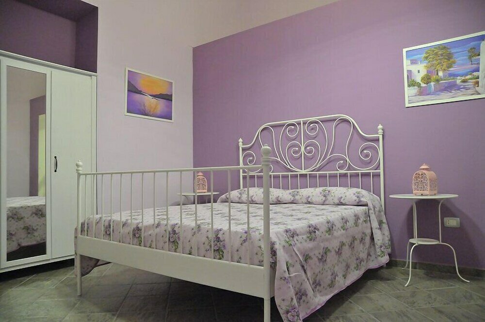 Фото B&b In giro per Napoli