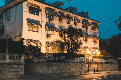 Гостиница Hotel Eveline Portosole в Сан-Ремо
