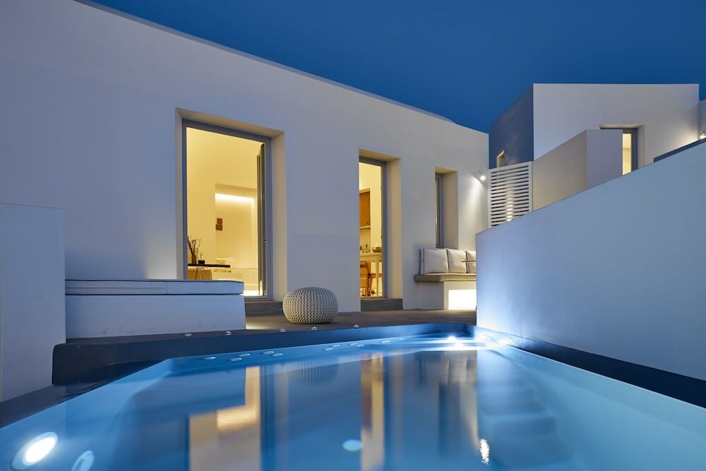 Фото Nova Luxury Suites