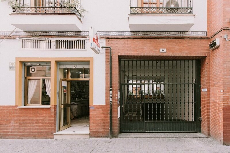 Гостиница Sevilla Apartments San Luis в Севилье