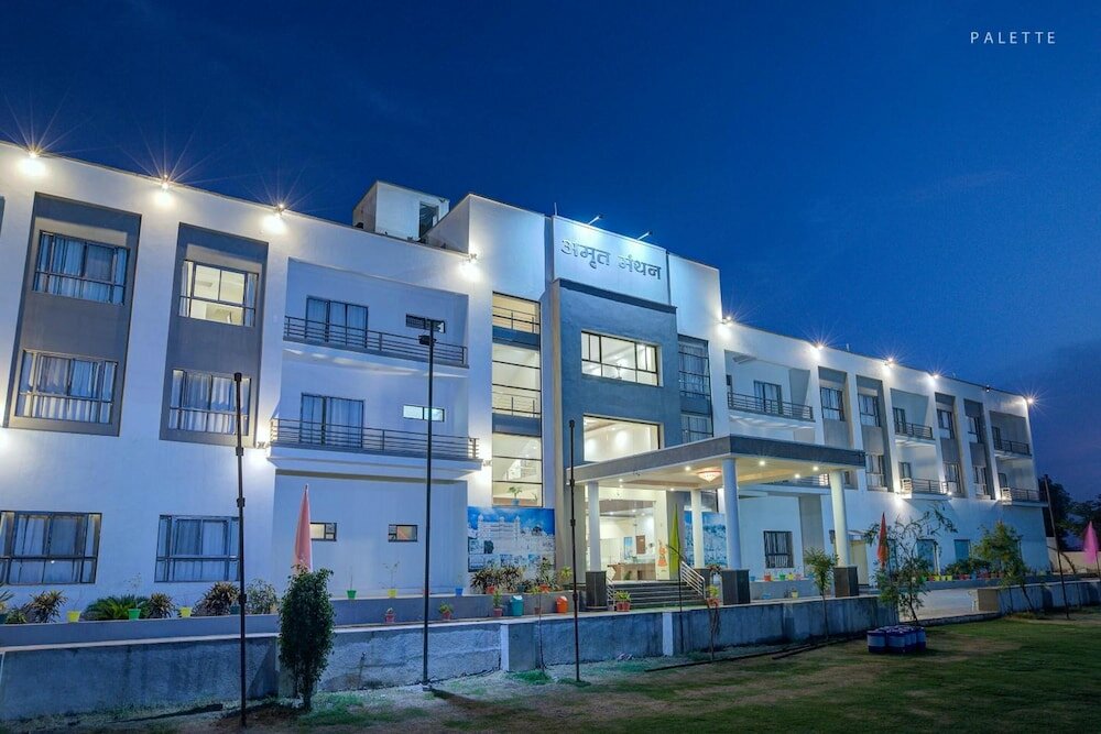 Фото Hotel Amrit Manthan