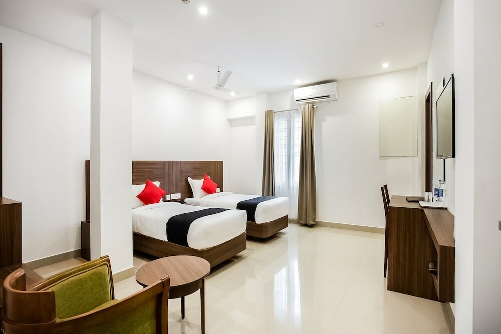 Фото Capital O 60558 Hotel Midhuna International