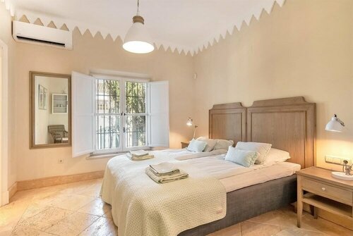 Гостиница Super Villa Near Beach with Heated Pool