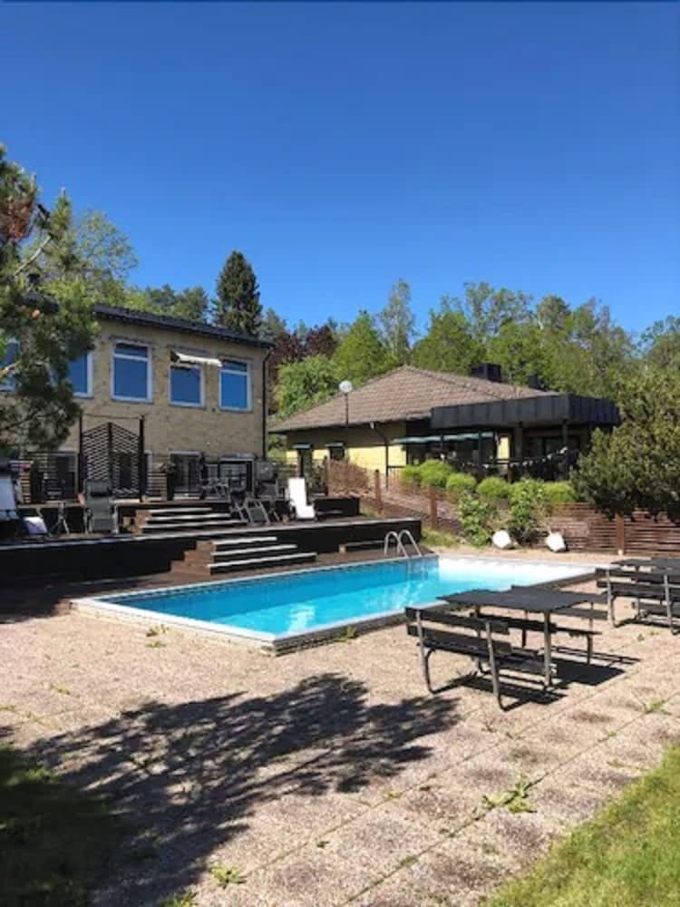 Фото Yxnerum Hotell